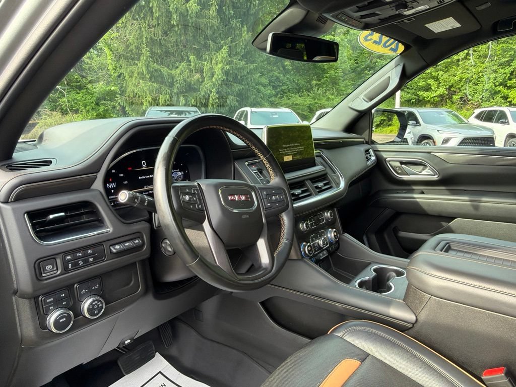 Used 2023 GMC Yukon XL AT4 w/ Technology Package AWD/4WD image 13