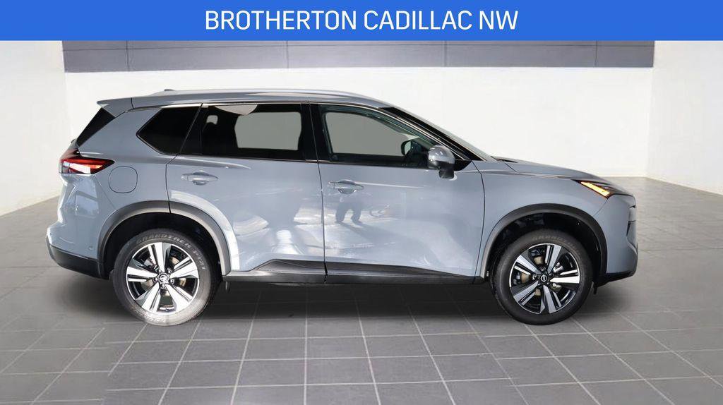 Used 2025 Nissan Rogue SL w/ SL Premium Package image 9