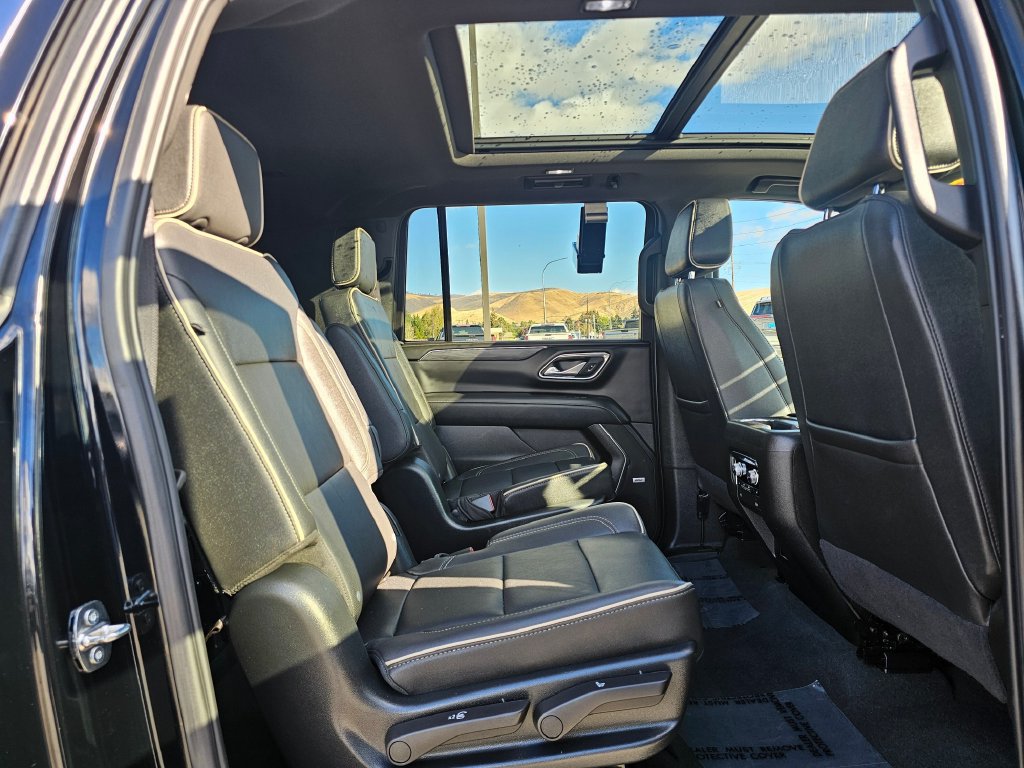 Certified 2023 GMC Yukon XL SLT w/ SLT Premium Package AWD/4WD image 19