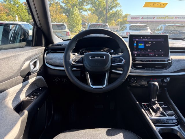 Used 2023 Jeep Compass Latitude AWD/4WD image 14
