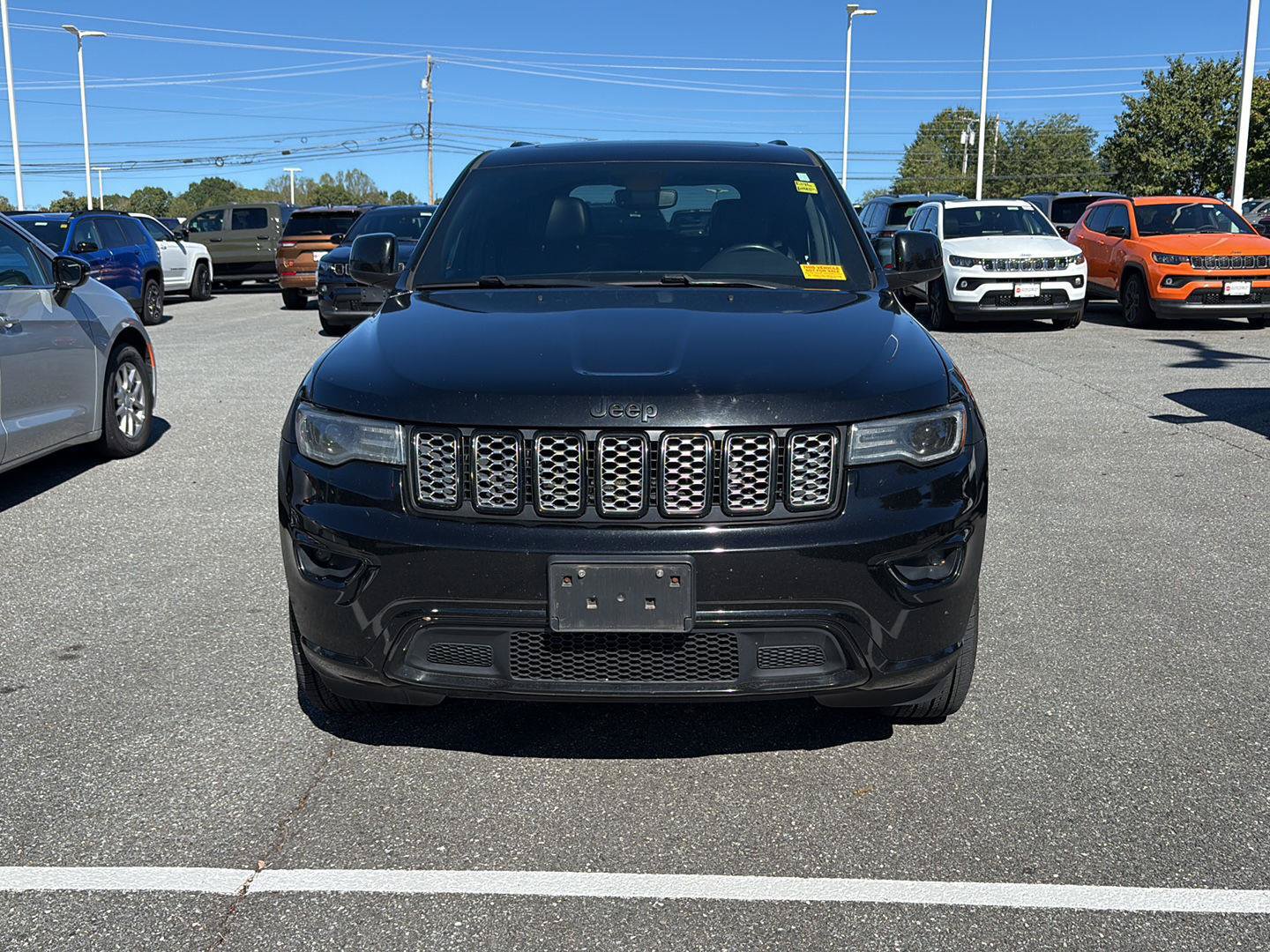 Used 2019 Jeep Grand Cherokee Altitude AWD/4WD image 2