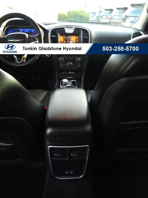 Used 2015 Chrysler 300 Limited w/ Driver Convenience Group image 26