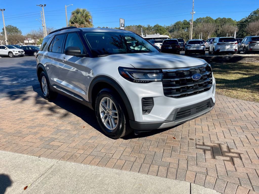 Used 2025 Ford Explorer Active image 8