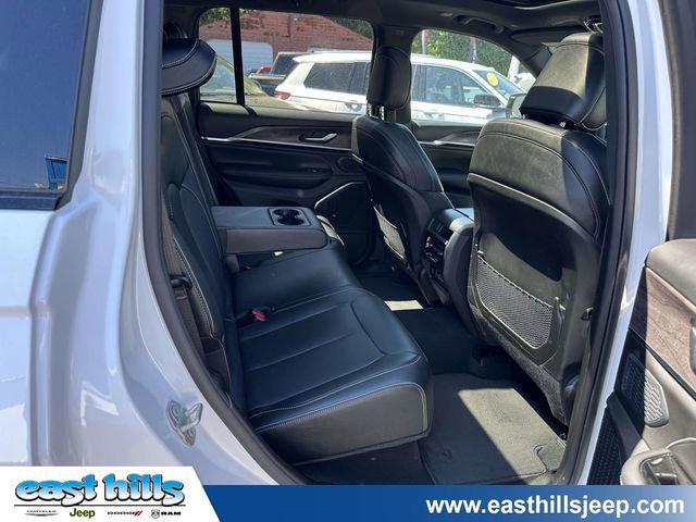 Used 2023 Jeep Grand Cherokee Overland AWD/4WD image 23