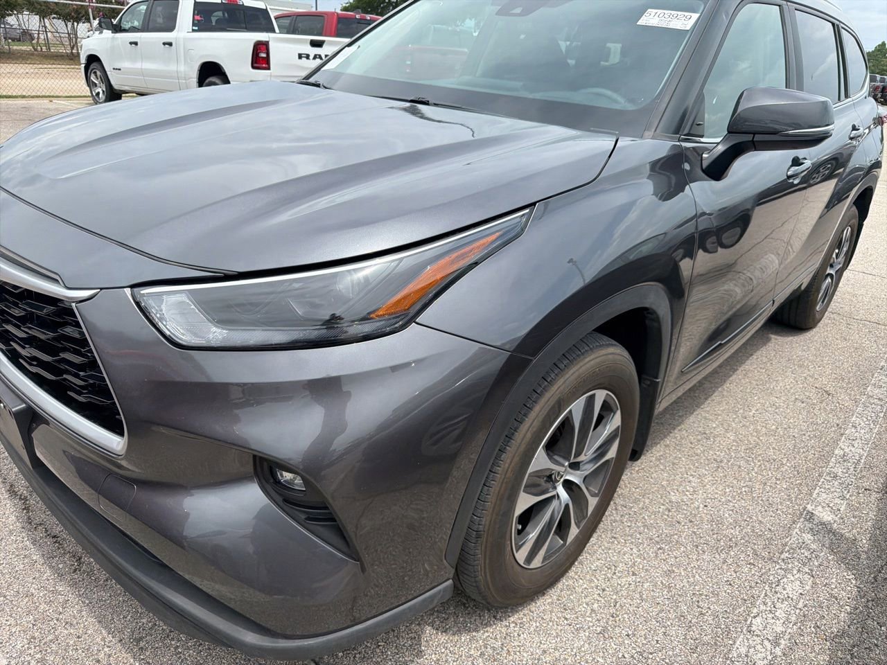 Used 2023 Toyota Highlander XLE