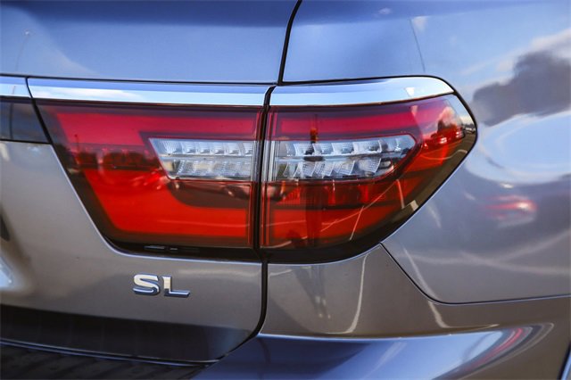 Used 2022 Nissan Armada SL w/ Captain's Chairs Package image 10