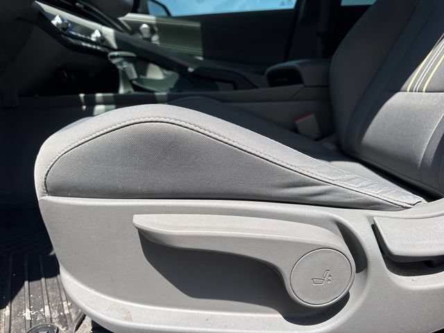 Used 2025 Hyundai Elantra Sport FWD image 13