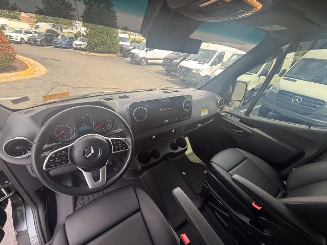 Used 2023 Mercedes-Benz Sprinter 2500 image 4