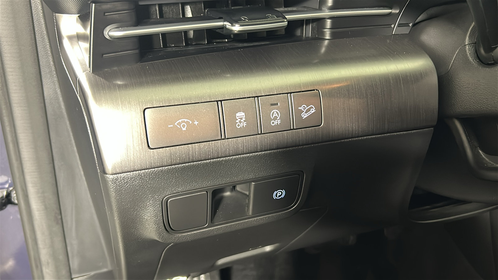Certified 2025 Hyundai Kona SE AWD/4WD image 23