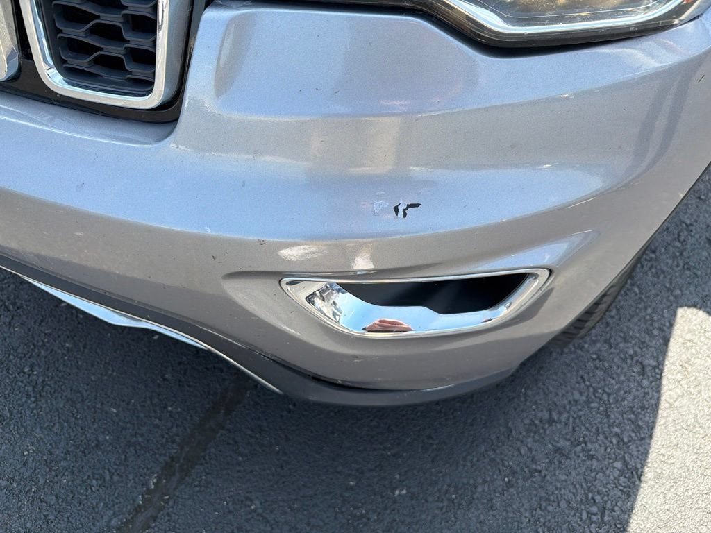 Used 2017 Jeep Grand Cherokee Limited AWD/4WD image 10