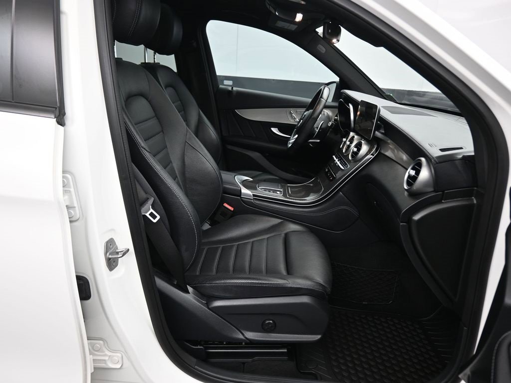 Used 2020 Mercedes-Benz GLC 43 AMG 4MATIC image 50