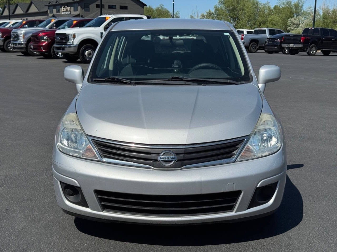Used 2011 Nissan Versa 1.8 S FWD image 2