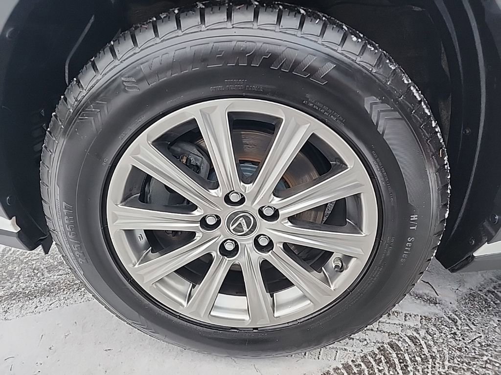 Used 2018 Lexus NX 300h AWD w/ Towing Package (1500 lbs) image 11