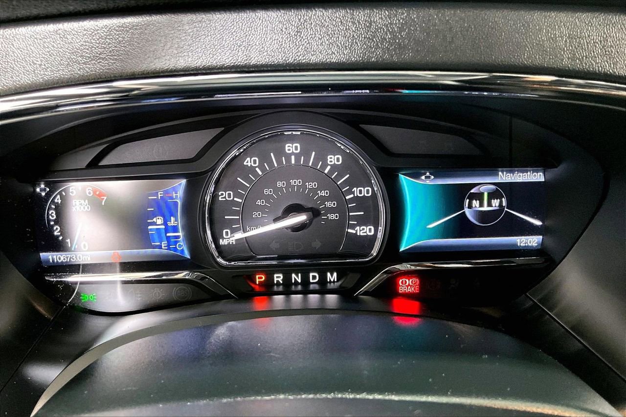 Used 2017 Lincoln Navigator Select RWD image 18