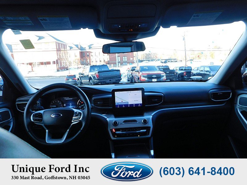 Used 2022 Ford Explorer XLT w/ Equipment Group 202A AWD/4WD image 16