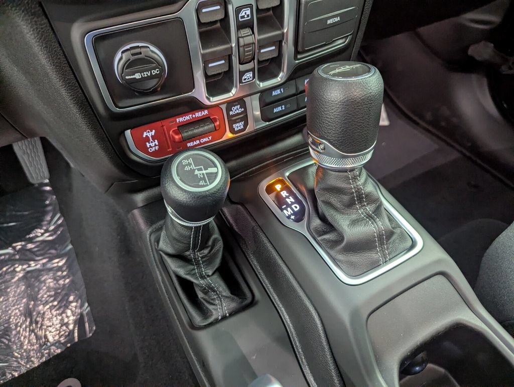 New 2026 Jeep Gladiator Rubicon w/ Safety Group AWD/4WD image 22