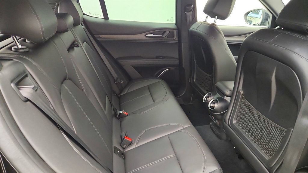 Used 2023 Alfa Romeo Stelvio Ti AWD/4WD image 24