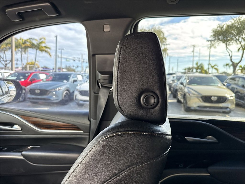 Used 2023 Cadillac Escalade Luxury image 17