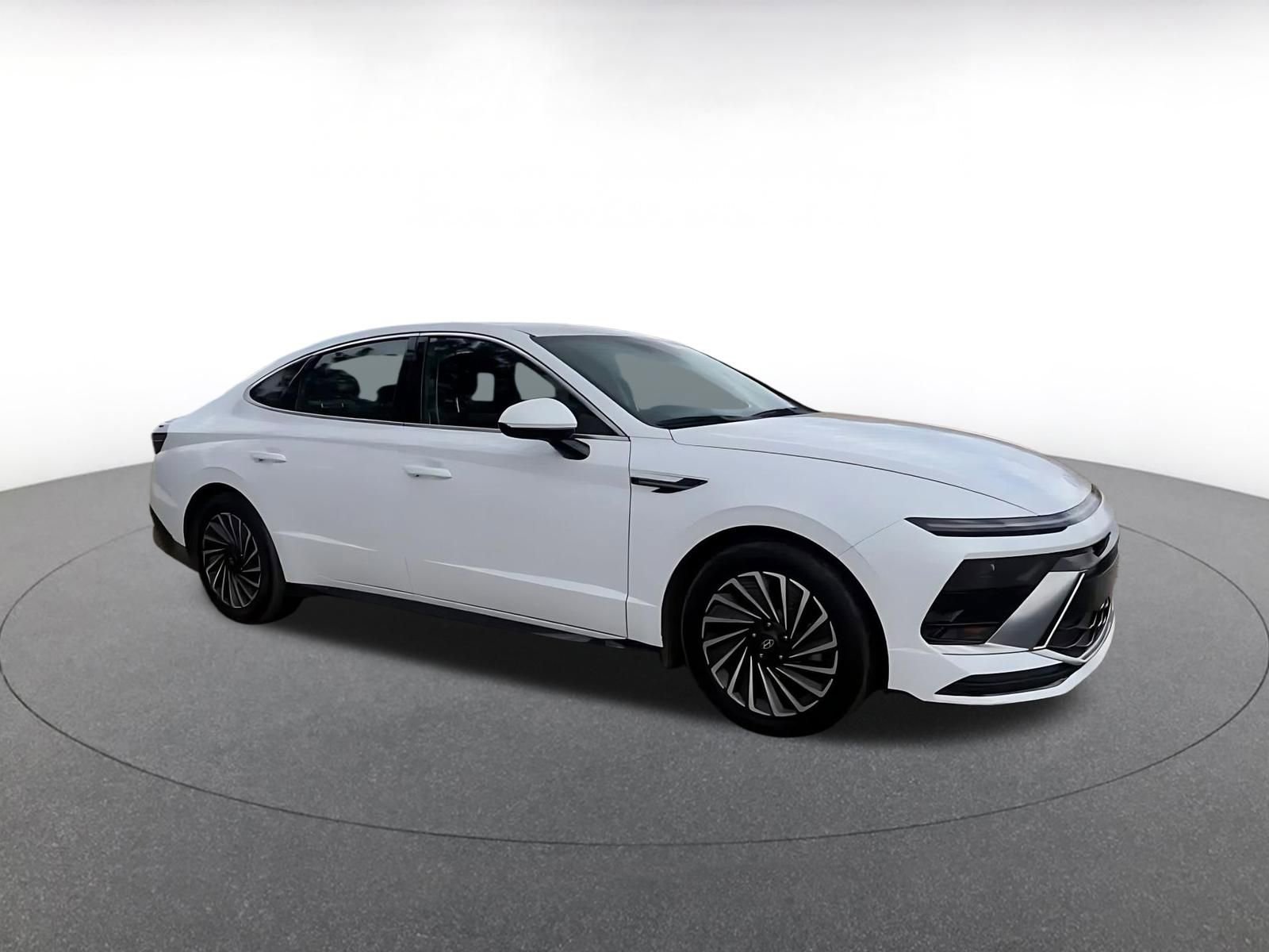 Used 2025 Hyundai Sonata SEL image 2