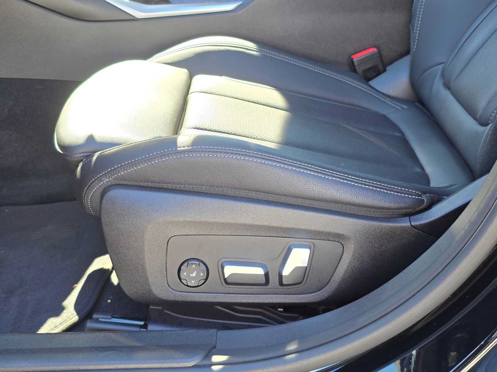 Used 2023 BMW 330i Sedan w/ Parking Assistance Package RWD image 24