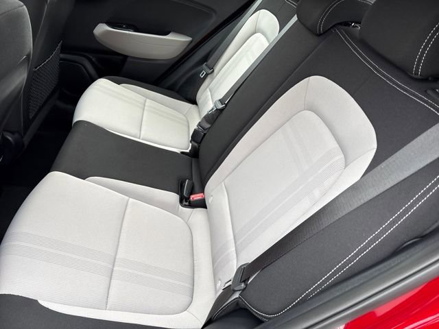 Used 2025 Hyundai Venue SEL image 10