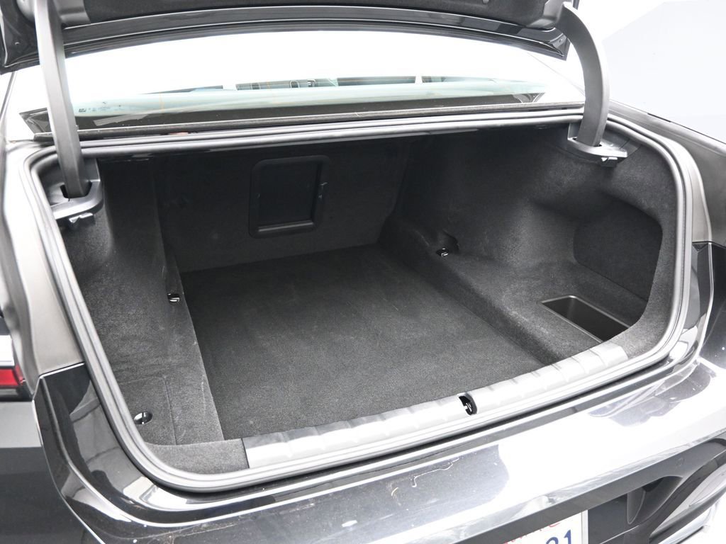 Used 2025 BMW 740i image 23