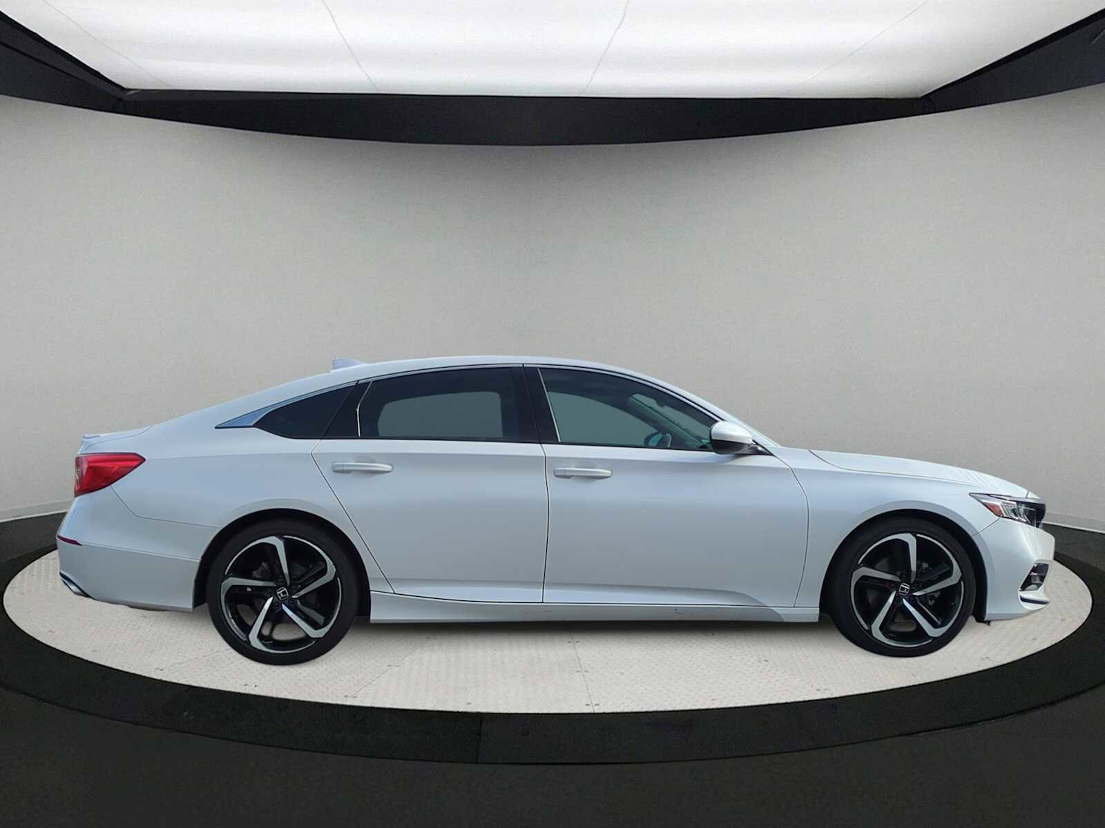 Used 2020 Honda Accord Sport image 9