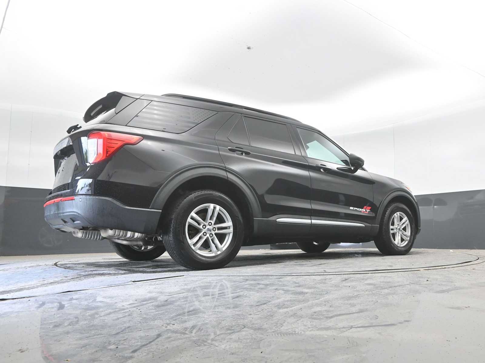 Used 2021 Ford Explorer XLT AWD/4WD image 34