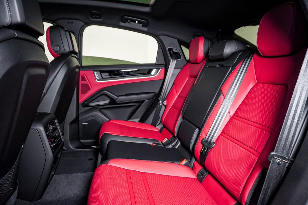 New 2026 Porsche Cayenne Coupe AWD/4WD image 17