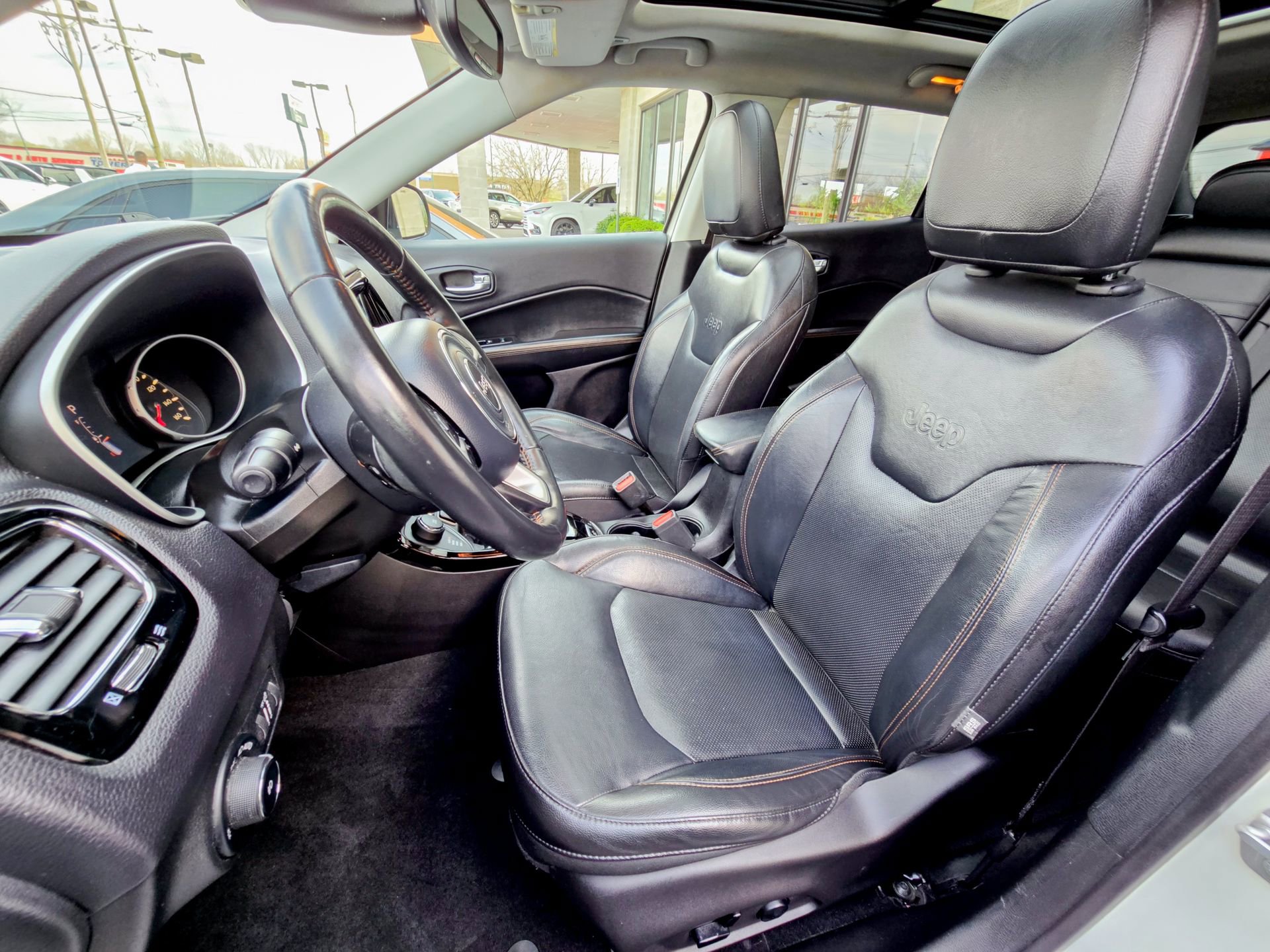 Used 2018 Jeep Compass Limited w/ Navigation Group image 21