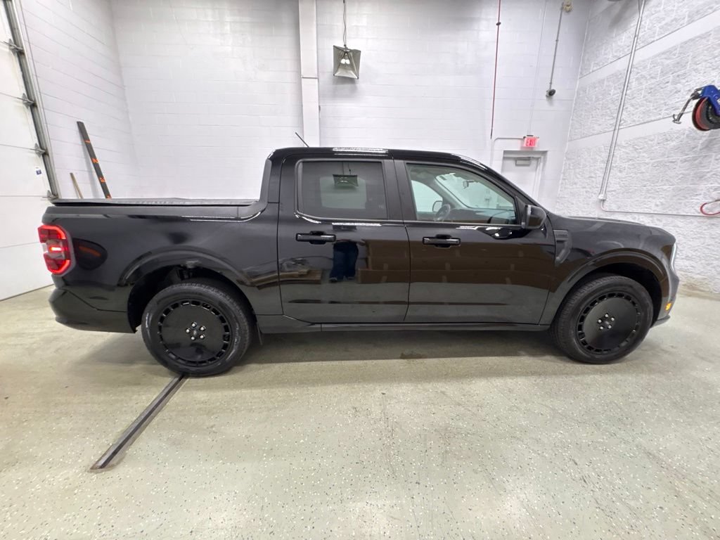 Used 2025 Ford Maverick Lobo AWD/4WD image 3