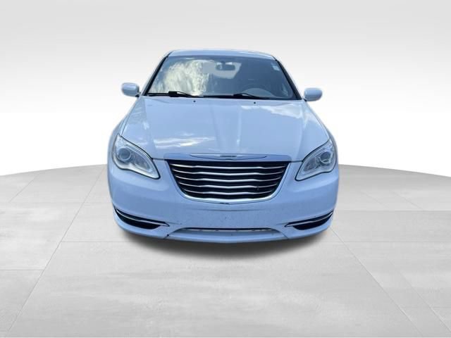 Used 2013 Chrysler 200 Touring FWD image 2