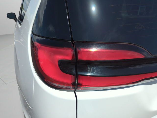 Used 2024 Chrysler Pacifica Limited FWD image 18