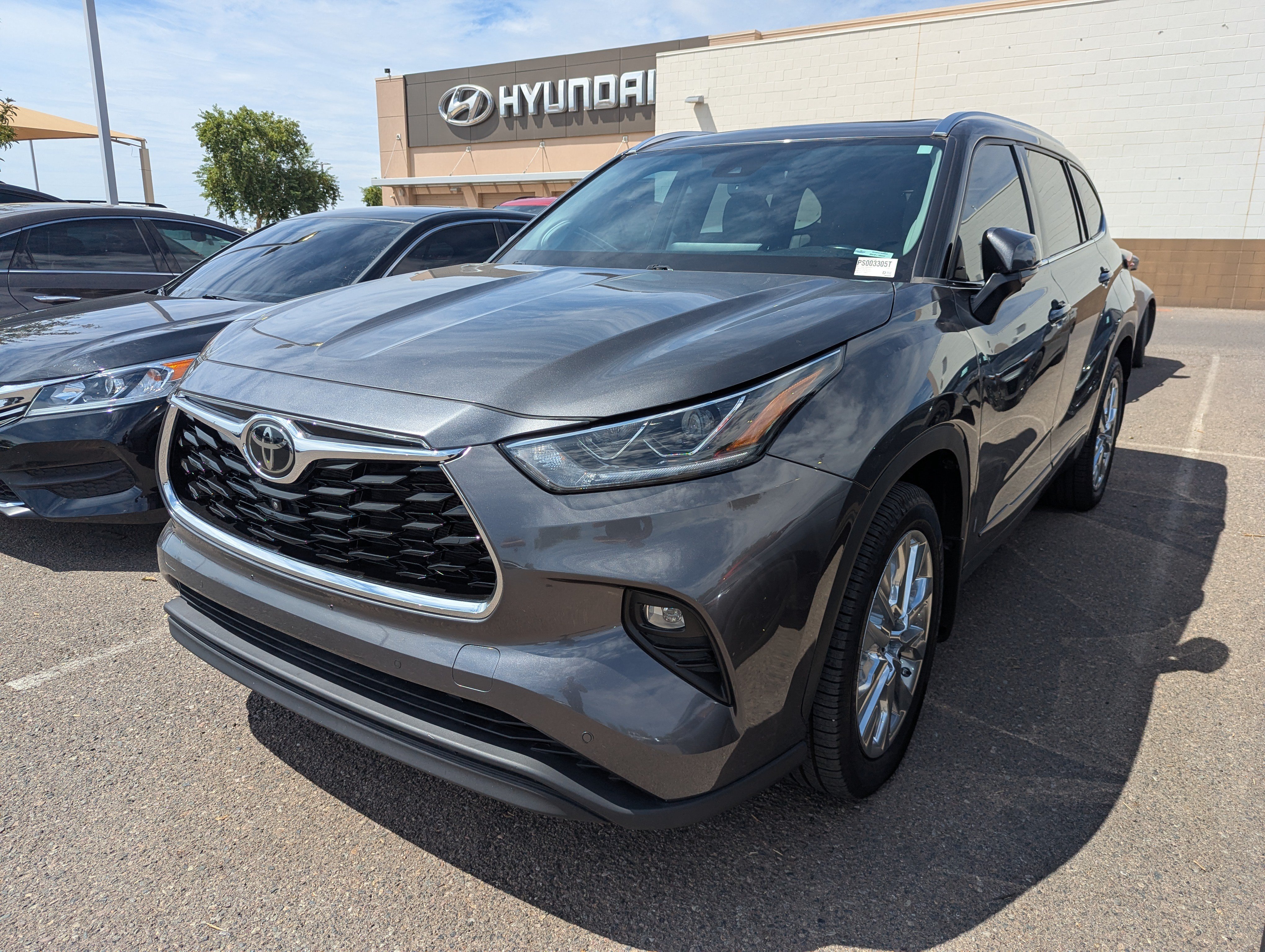 Used 2023 Toyota Highlander Limited FWD image 6