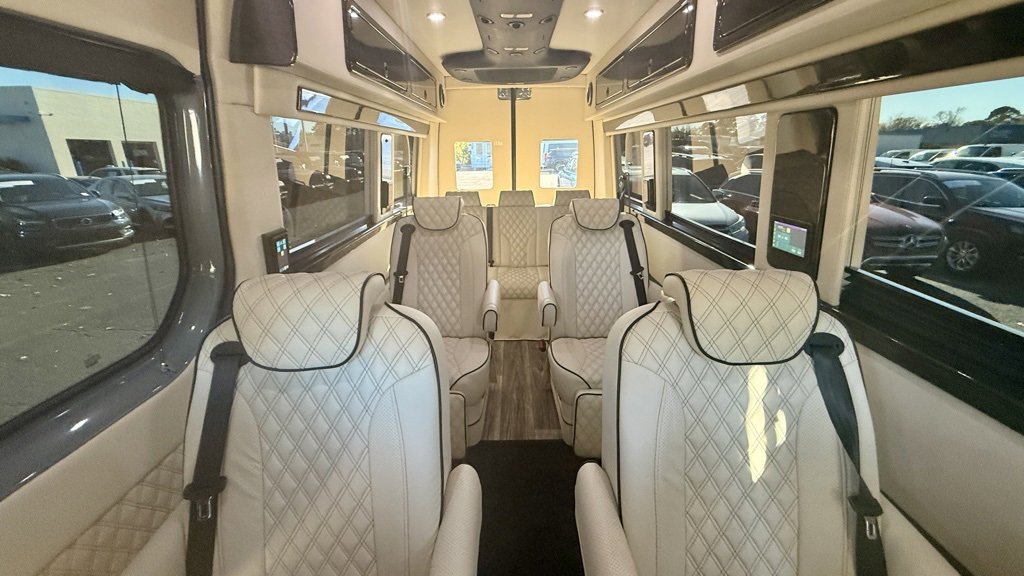 Used 2021 Mercedes-Benz Sprinter 2500 image 23