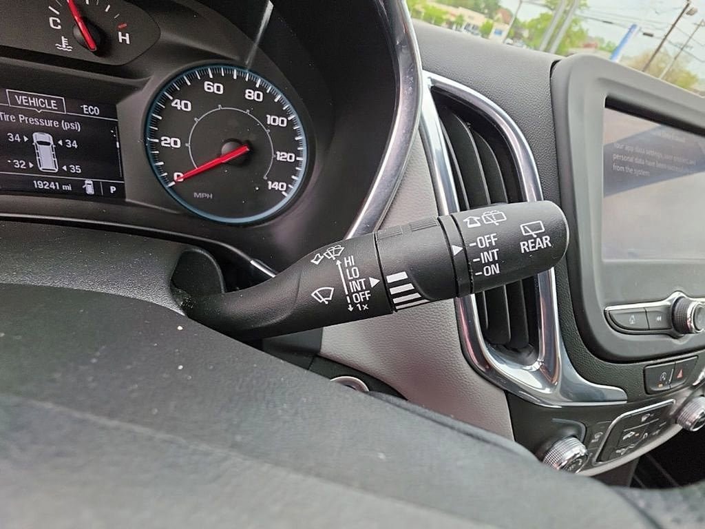 Used 2023 Chevrolet Equinox LS FWD image 13