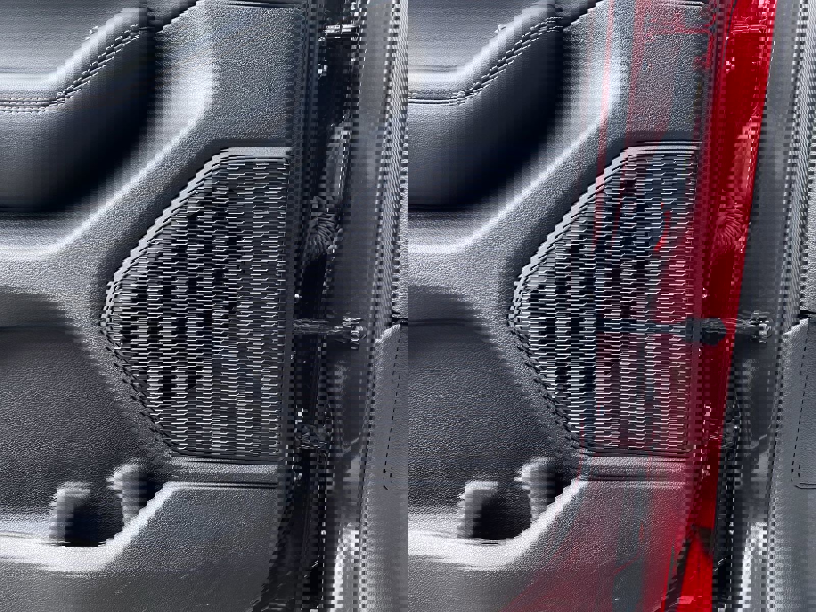 Used 2023 Jeep Grand Cherokee Laredo image 71