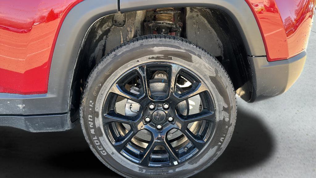 Used 2025 Jeep Compass Latitude w/ Altitude Special Edition image 15