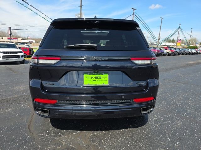 Used 2024 Jeep Grand Cherokee Summit image 6
