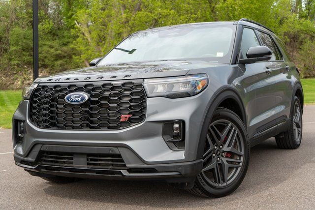 Used 2025 Ford Explorer ST