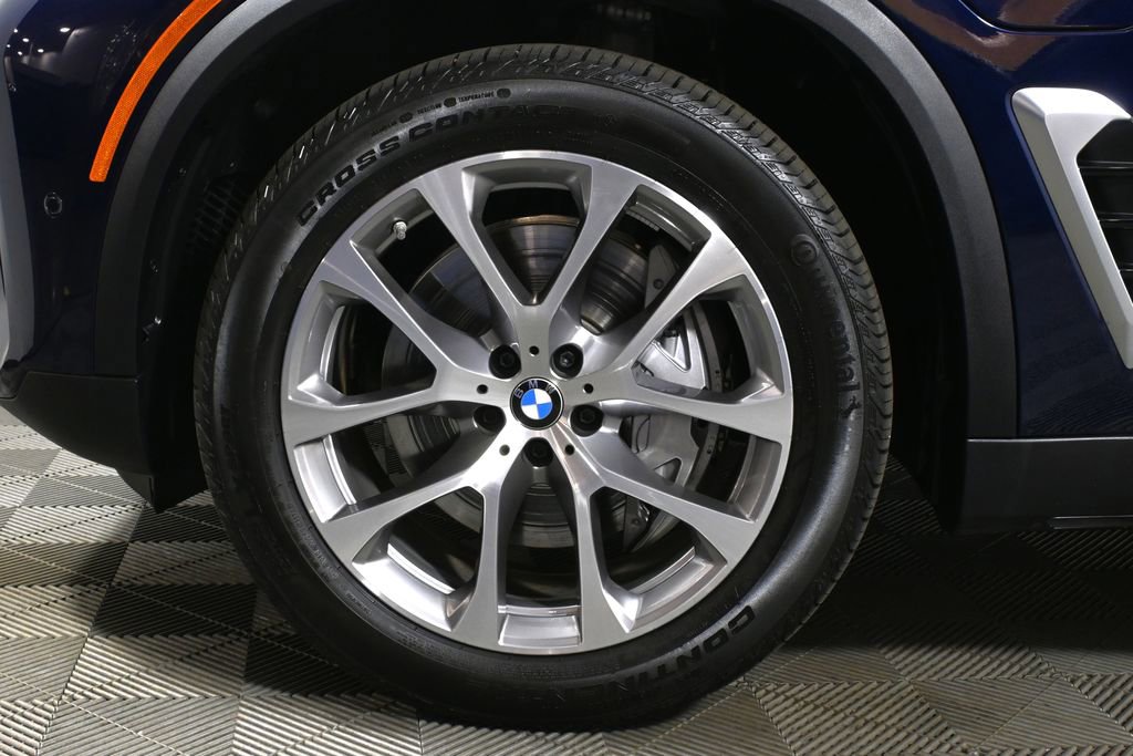 Used 2026 BMW X5 xDrive50e w/ Premium Package AWD/4WD image 12