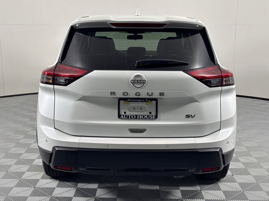 Used 2024 Nissan Rogue SV image 6