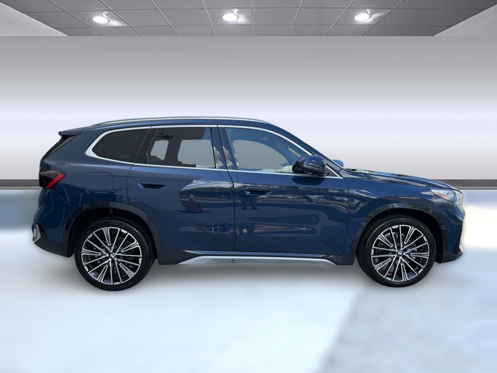 Used 2026 BMW X1 xDrive28i AWD/4WD image 8