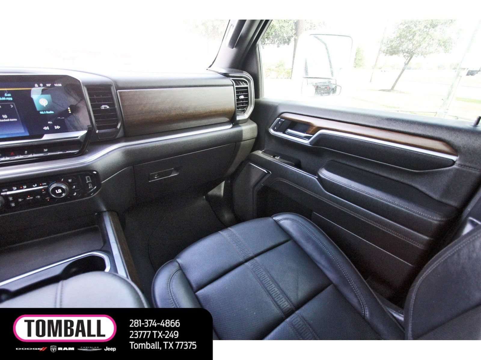 Used 2025 Chevrolet Silverado 3500 High Country w/ High Country Premium Package AWD/4WD image 11