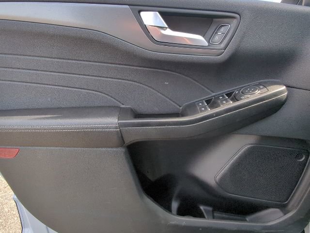 Used 2025 Ford Escape SE image 25