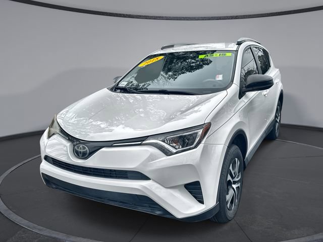 Used 2018 Toyota RAV4 LE image 1