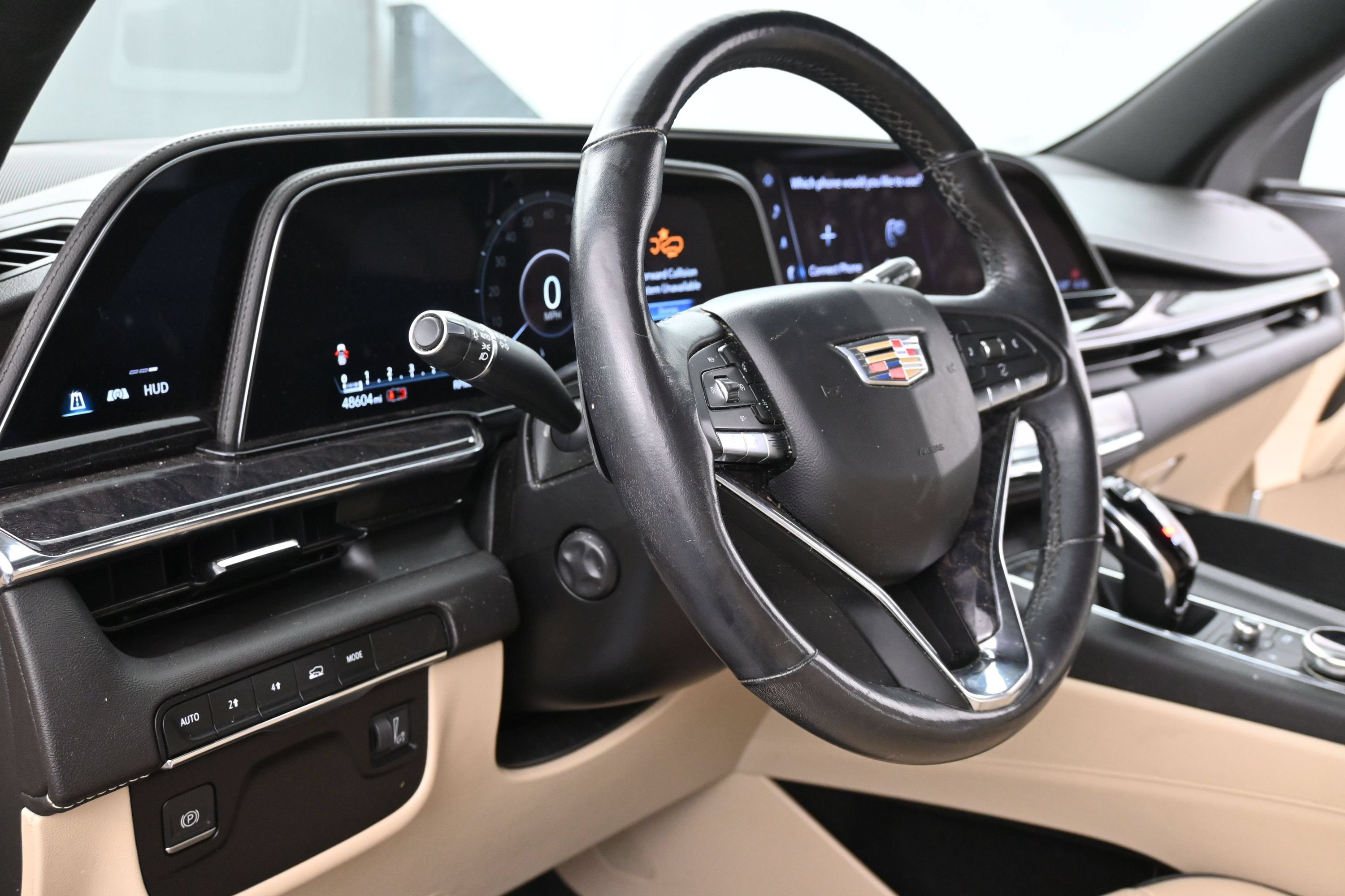 Used 2023 Cadillac Escalade Premium Luxury AWD/4WD image 12