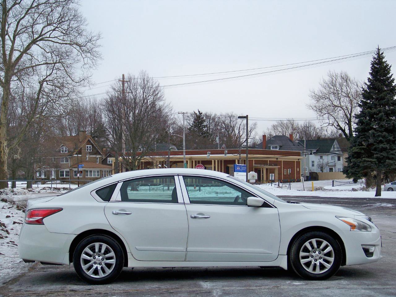 Used 2015 Nissan Altima 2.5 S w/ Power Driver Seat Package image 9