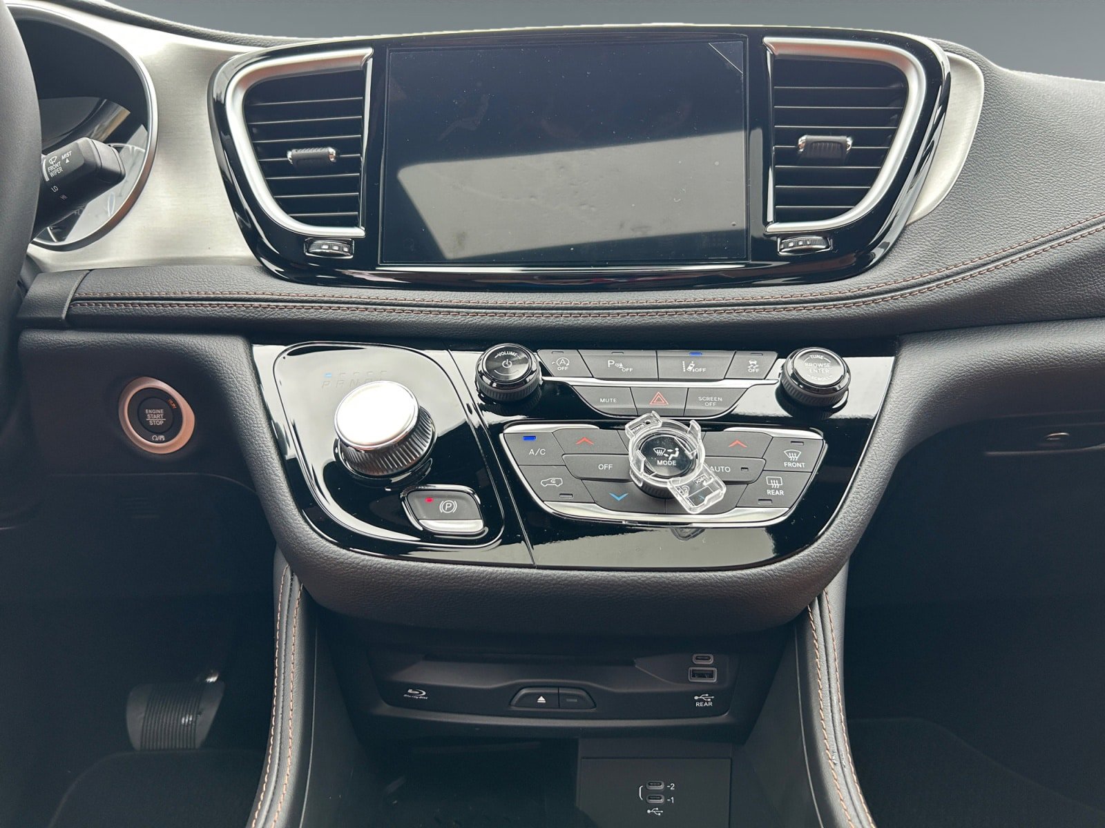 New 2026 Chrysler Pacifica Pinnacle FWD image 11