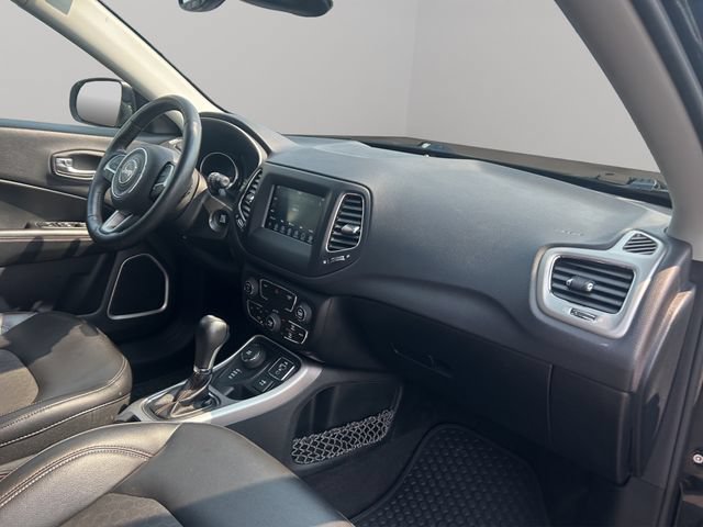 Used 2018 Jeep Compass Latitude w/ Popular Equipment Group AWD/4WD image 29